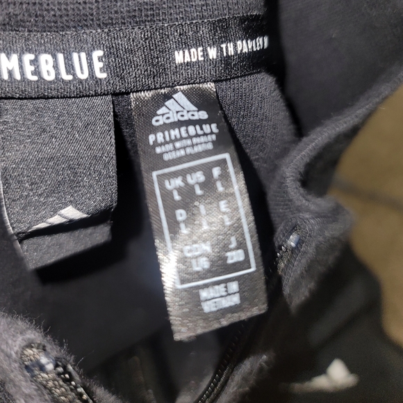 Adidas Sweatershir good condition color black and Line green - Picture 7 of 9